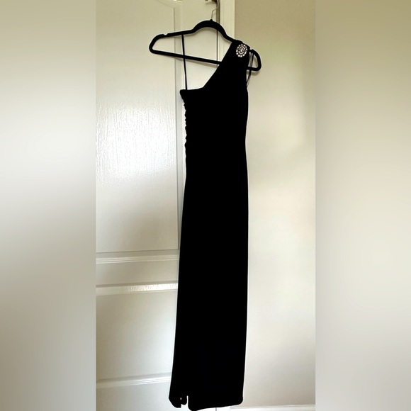 Ralph Lauren Evening Gown! Only worn once to a Gala! - Picture 1 of 2